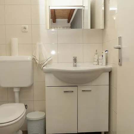 Kamena With Pool, Jacuzzi & Sauna Βίλα