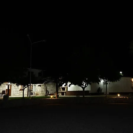 Kamena With Pool, Jacuzzi & Sauna * Grude