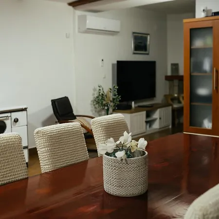 Kuca Za Odmor Kamena With Pool, Jacuzzi & Sauna * Grude
