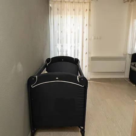 Kuca Za Odmor Kamena With Pool, Jacuzzi & Sauna