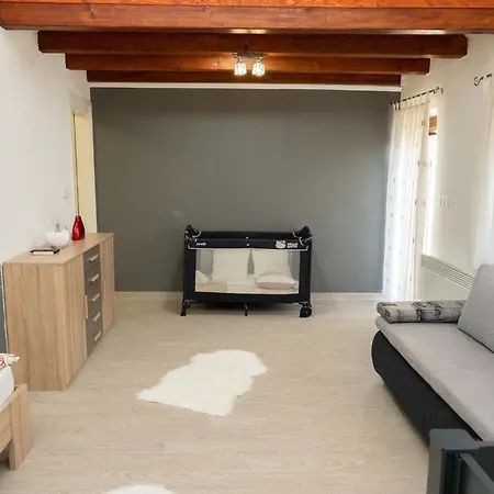 Kamena With Pool, Jacuzzi & Sauna