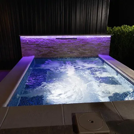 Kuca Za Odmor Kamena With Pool, Jacuzzi & Sauna