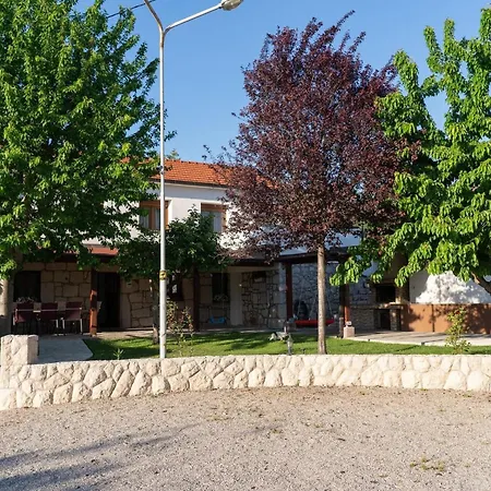 Villa Kuca Za Odmor Kamena With Pool, Jacuzzi & Sauna Grude