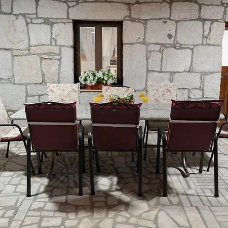 Kamena With Pool, Jacuzzi & Sauna * Grude