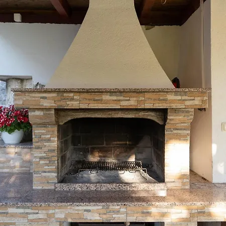 Kuca Za Odmor Kamena With Pool, Jacuzzi & Sauna Villa Grude