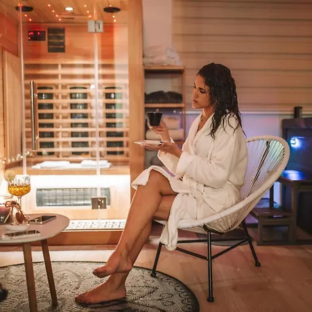 Βίλα Kamena With Pool, Jacuzzi & Sauna