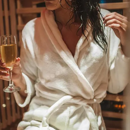 Kamena With Pool, Jacuzzi & Sauna *