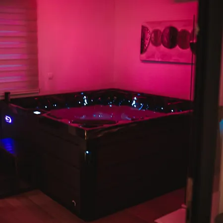 Kamena With Pool, Jacuzzi & Sauna * Grude